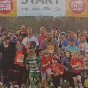 Jack Charlton sounds the horn at the start of the Sport Relief run in 2014