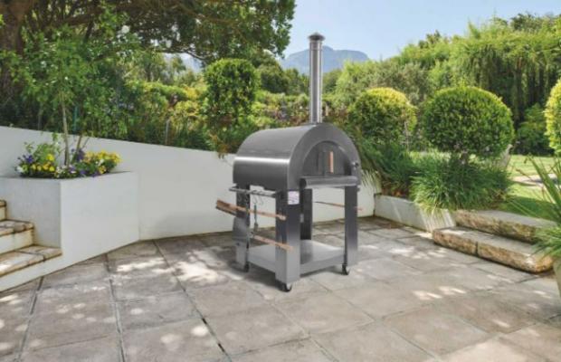 Hexham Courant: Fire King Large Pizza Oven (Aldi)
