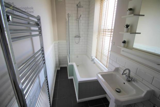 Hexham Courant: The en-suite in the flat on Prudhoe Front Street. Image: Rightmove
