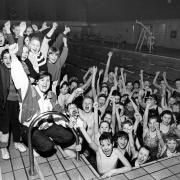 Groups at Hexham Swimming Pool in 1994